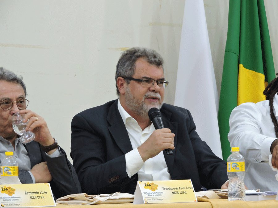 O GHEDA DESEJA A TODOS (AS) UM FELIZ NATAL E UM PRÓSPERO ANO NOVO! - GHEDA  - Grupo de Pesquisa História da Educação na Amazônia